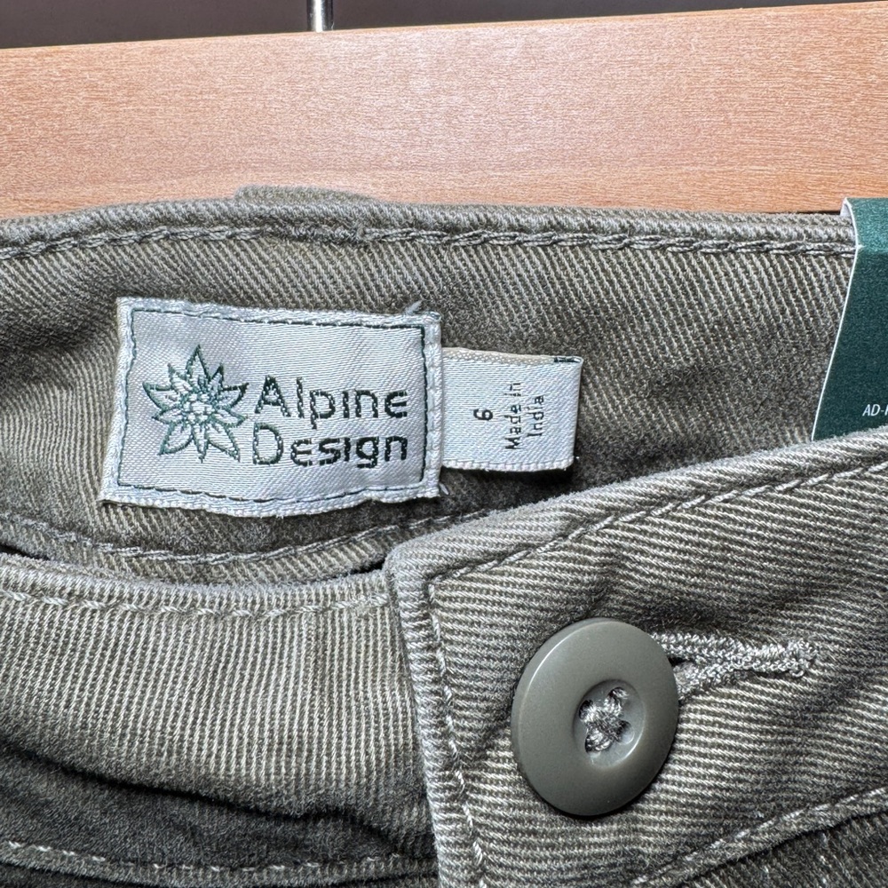 Alpine Design Corduroy High Rise 5” Shorts Women's Sz 6 Vintage Olive - Picture 9 of 10